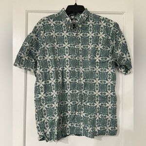 REYN SPOONER Christmas Print Hawaiian Shirt